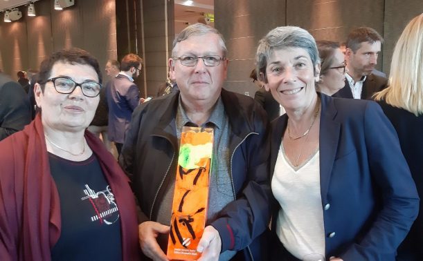 Mme et M. Daunis avec Florence Ballet de la Fondaction du Football